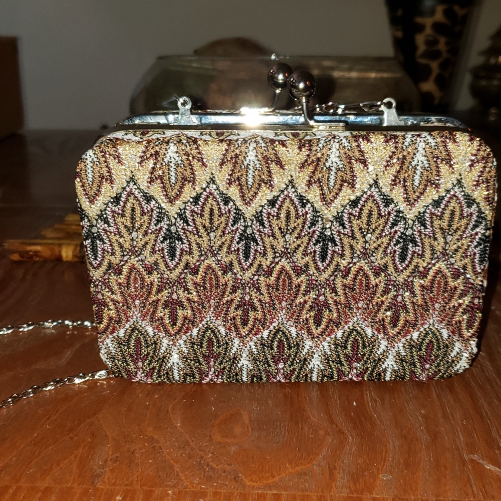 Beautiful clutch/purse.. like new conditon